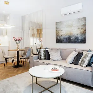 Mennica Deluxe Centre By Renters Prestige Hotel apartamentowy Warszawa